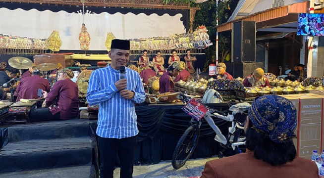 Sumanto Beri Ruang Pelestarian Budaya di Karanganyar dengan Pentas Wayang Kulit Songsong Tunggul Naga